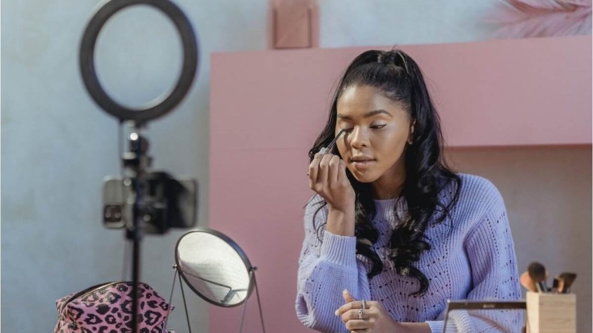 Creating Beauty Product Tutorial Videos for YouTube & Instagram