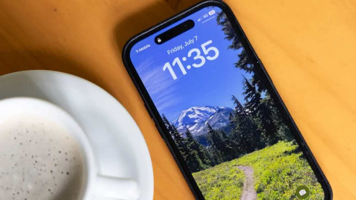Picking the Best Mobile Phone Plans [2024]