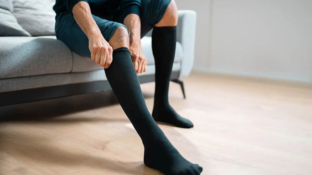 The Benefits of Compression Socks: Know Every Detail [2024]
